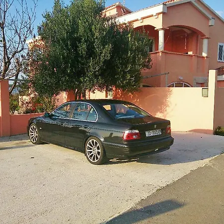 Apartment Privlaka 2 *