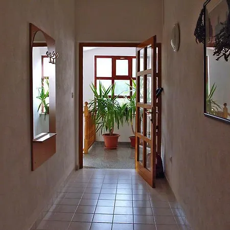 Apartment Privlaka 2 *